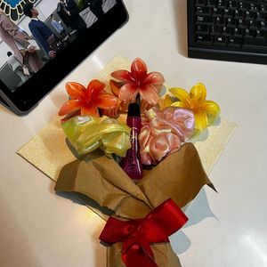 Claw Clip Bouquet 💐