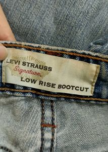Levi's light Wash Denim Jeans
