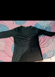 Chic Ruched V-Neck Long Sleeve Top