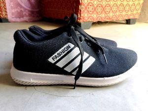 Black Fashion Sneakers.1time Used