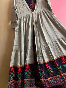 Elegant Tiered Kurta Set with Floral Print