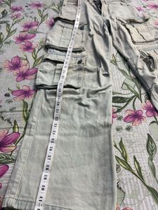 Baggy Light Wash Cargo Jeans