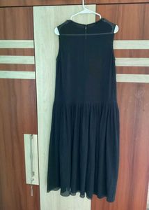 Chic Sleeveless Black Dress