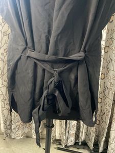 Elegant Black Tie-Waist Tunic Top