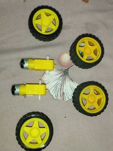 set of 2 gear moters with 4 wheel