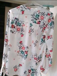 Chic Floral Print Blouse