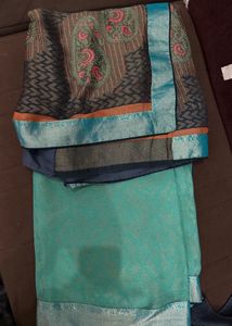 Elegant Paisley Print Saree