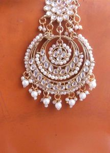 Plated Kundan &amp; Pearl Studded Maang Tikka Earring