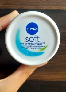 Nivea Soft Moisturizing Cream