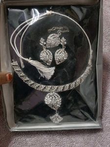 Stunning Rhinestone Jewellery Set