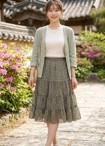 Chic Floral Tiered Midi Skirt
