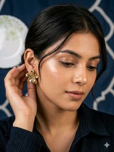 Gold Heart &amp; Flower Earrings Set