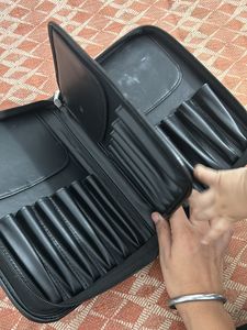 brush holder pouch