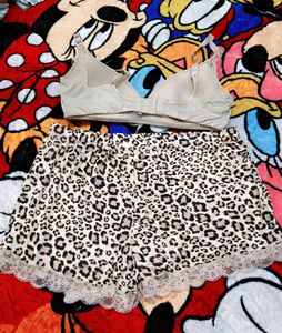 Cute Bra &amp; Leopard Shorts Set