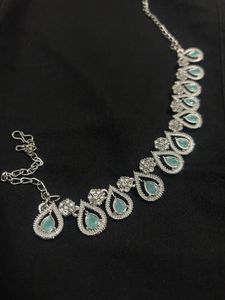 Elegant Teardrop Pendant Necklace