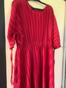 Elegant Pleated Red Maxi Dress