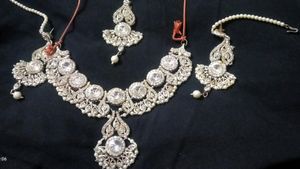 Jarkan Necklace Set