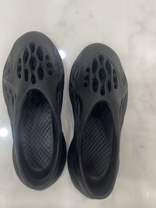 Yeezy Form Runner