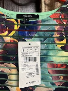 Vibrant Floral Print Cropped Top