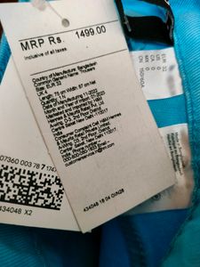 New Jeans With Tag Still On