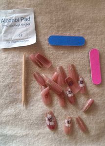 Floral Press-On Nail Set
