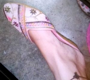Embroidered Ethnic Flats / Juttis