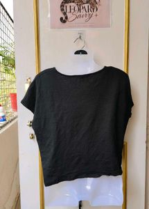 Chic Black Tie-Front Crop Top