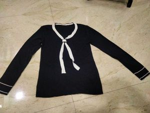 Chic Black &amp; White Bow Tie Top
