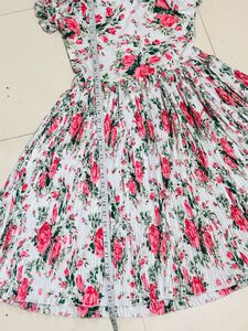 Floral Print Pleated Dress