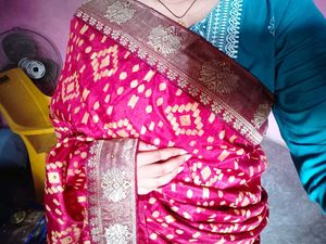 Stunning Ethnic Saree with unstitched blouse piece