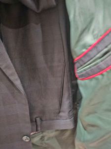 Men's suit (free delivery) New Condition