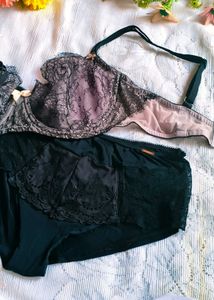 Victoria's Secret Lace detail lingerie set 👍