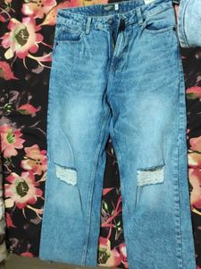 Trendy Ripped Blue Jeans