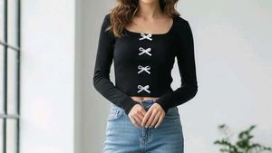 Black bow front Crop Top