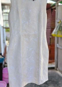 Elegant Sleeveless Shift Dress