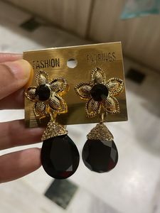 Black Golden Flower Earrings Hanging Blac Stone