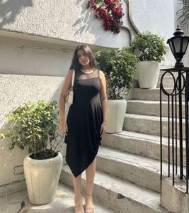 Chic Black Sleeveless Dress