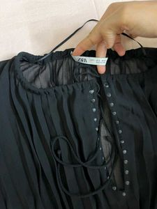 Chic Black Pleated Midi Dress