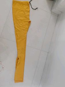 Yellow Comfortable leggings