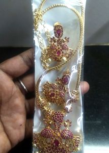 Neckpiece set