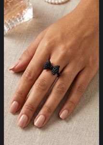 ✨ FRESH ARRIVAL ✨Sparkling Black Bow Ring