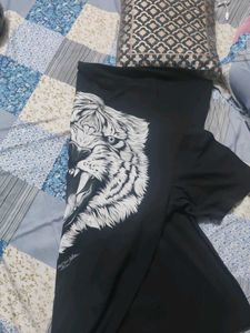 Men's Black Tiger Graphic T-Shirt night glow