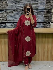 Maroon Kurta Set with Floral Embroidery