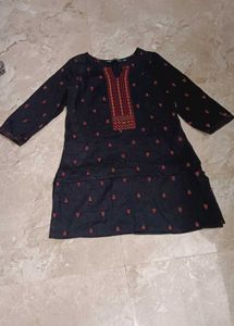 Black Embroidered Kurta