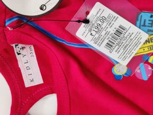 Cute pink T-Shirt with Pocket Design