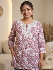 Beautiful Floral Embroidered Kurta