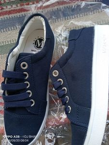 Girls' Canvas Shoes