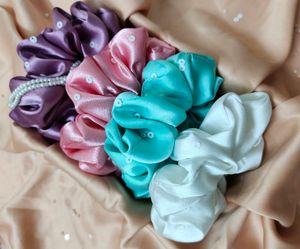 4 Pastel Colours Scrunchies (80rs/-)