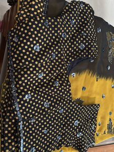 Embellished Saree with Floral Motifs