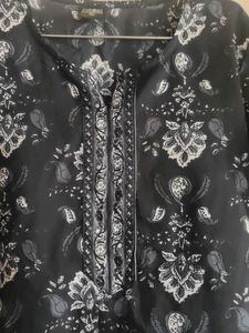 Black &amp; White Floral Tunic